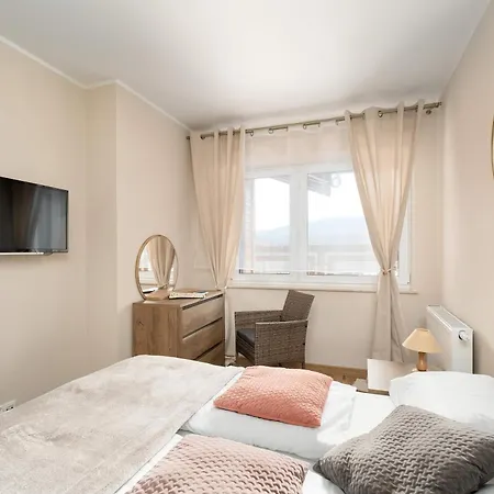 Unique With A Beautiful View And Balcony By Renters * シクラルスカ・ポレンバ