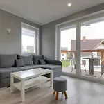 Unique With A Beautiful View And Balcony By Renters Шклярска-Поремба