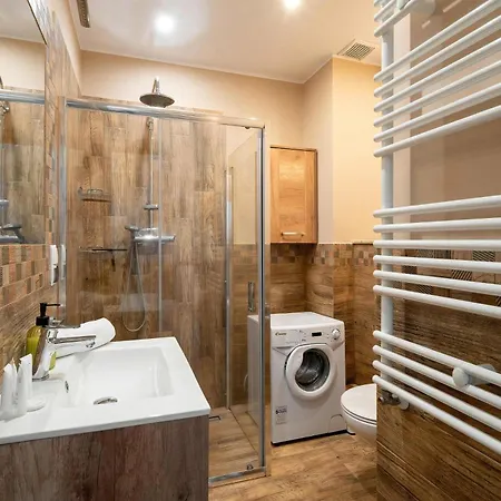 Unique With A Beautiful View And Balcony By Renters Appartement