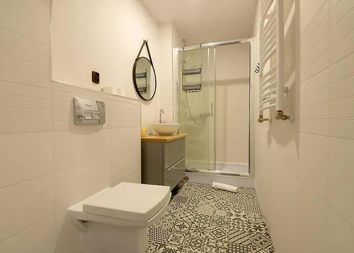 Unique With A Beautiful View And Balcony By Renters Apartment